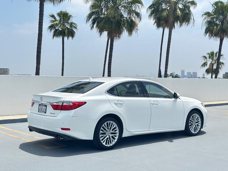 Lexus ES 350 2013 price $9,999