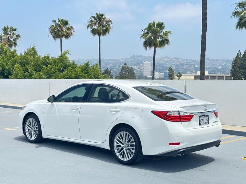 Lexus ES 350 2013 price $9,999