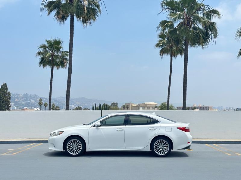 Lexus ES 350 2013 price $9,999