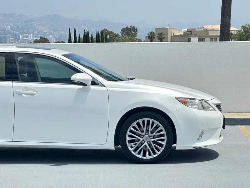 Lexus ES 350 2013 price $9,999