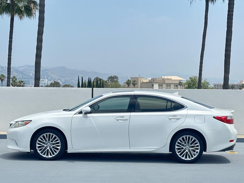 Lexus ES 350 2013 price $9,999