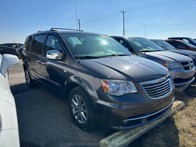 CHRYSLER TOWN & COUNTRY 2014 price $6,995
