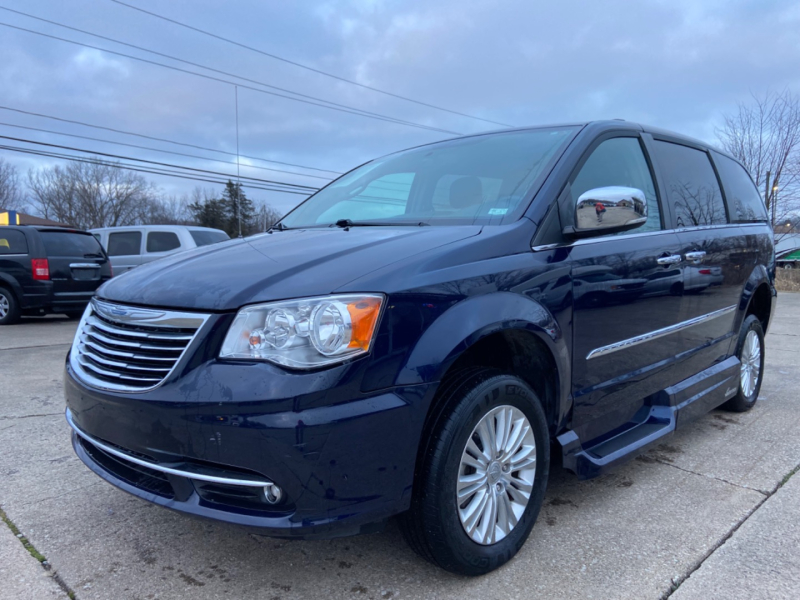 Chrysler Town & Country 2016 price SOLD