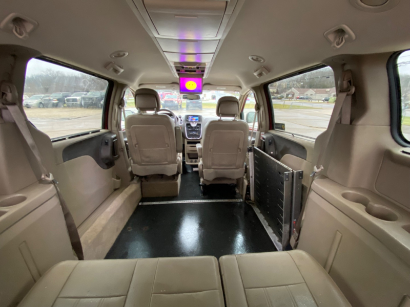 Chrysler Town & Country 2014 price SOLD