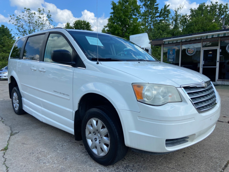 Chrysler Town & Country 2009 price SOLD