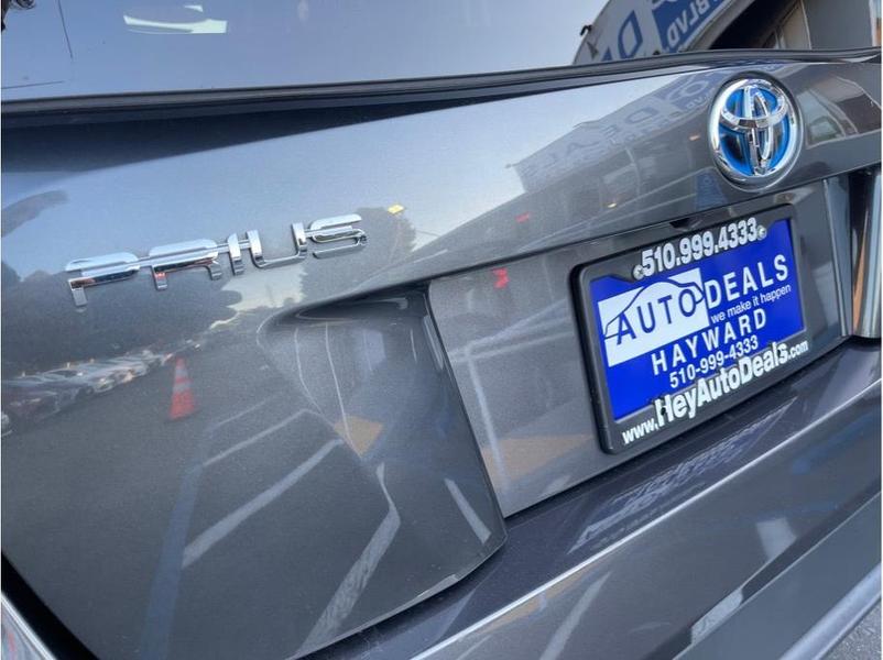 Toyota Prius 2017 price $28,999