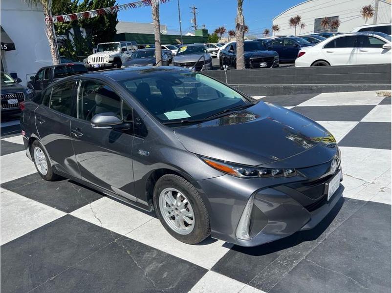 Toyota Prius 2018 price $30,999